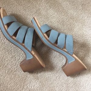 3 for $15! Croft & Barrow size 8 1/2 blue sandals